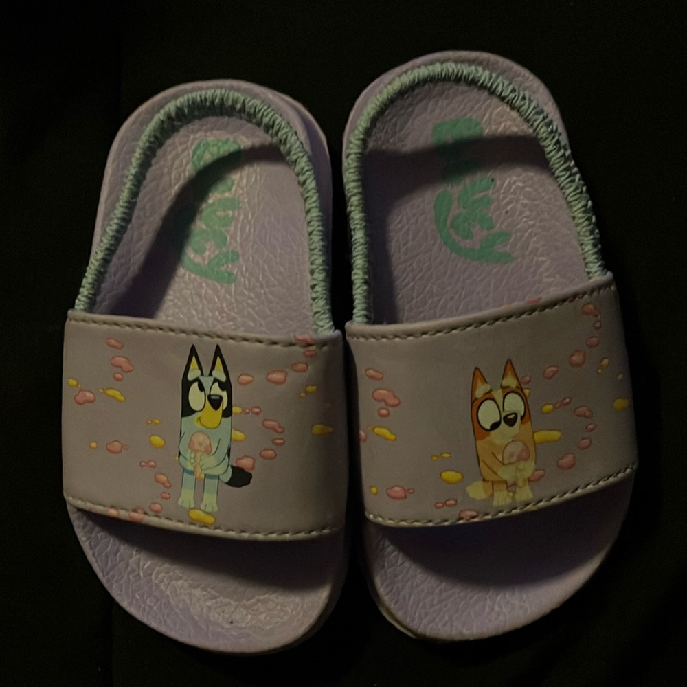Bluey shoes size 4-5c
